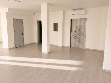 Foto Attività commerciale a Quarrata di 102 m² con 2 locali in affitto