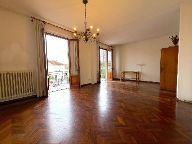 Foto Appartamento in piazzetta Ugo Foscolo 19, San Miniato di 120 m²