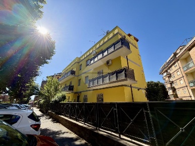 Foto Appartamento in Via Domenico Guerrazzi, Pomezia di 85 m² con 2 locali