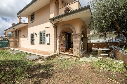 Foto Villa a schiera in Via Della Torre, Fonte Nuova Tor Lupara di 160 m²