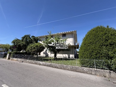 Foto Casa indipendente in VIA VERDI, Faenza di 500 m² con 7 locali