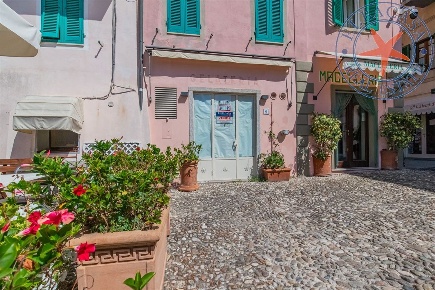 Foto Negozio in piazza vittorio emanuele, Marciana Marina Centro di 30 m²