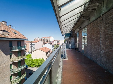 Foto Appartamento in Via Verolengo, Torino Lucento di 74 m² con 3 locali