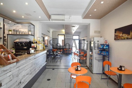 Foto Locale commerciale in Via Zuavi 36, Melegnano di 48 m² con 1 locali