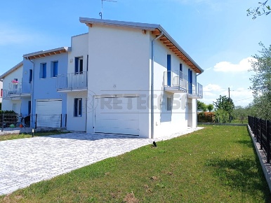 Foto Appartamento in Via dei Carabinieri, Nanto di 191 m² con 7 locali