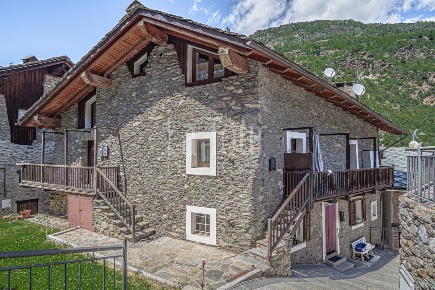 Foto Appartamento in Frazione Runaz 139, Avise Runaz di 193 m² con 5 locali