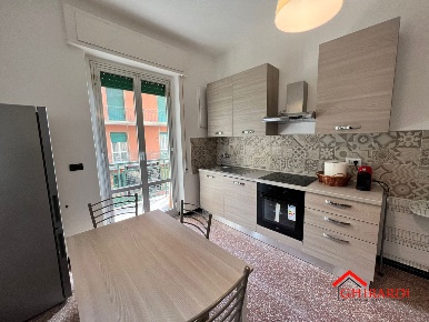 Foto Appartamento in VIA LODOVICO CALDA 11, Genova Sestri Ponente di 104 m²