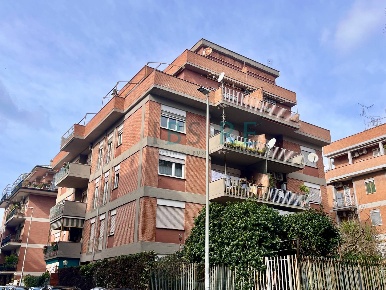 Foto Appartamento in Via Dei Della Bitta, Roma Casetta Mattei - Corviale