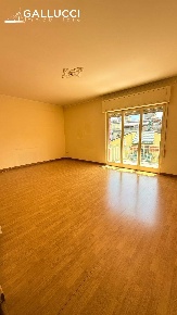 Foto Appartamento in viale regina elena 49, Pescara di 137 m² con 5 locali