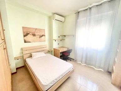 Foto Stanza in Via Ponte Di Legno, Milano di 85 m² con 3 locali in affitto