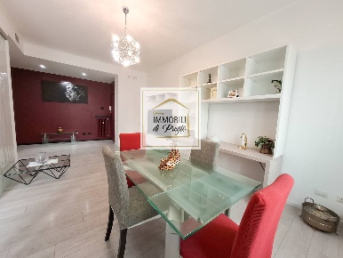 Foto Appartamento in Via Ireneo Affo', Parma Centro Storico di 110 m²