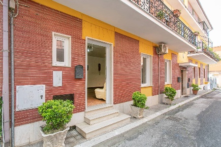 Foto Attività commerciale in via lavinia 20, Ardea di 52 m² con 1 locali