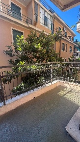 Foto Appartamento in Via Fratelli Betti 14, Rapallo di 90 m² con 5 locali