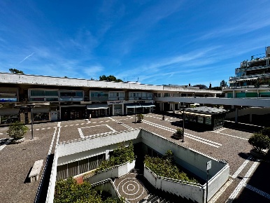 Foto Ufficio in Via Di Casal Palocco, Roma Casal Palocco di 140 m²