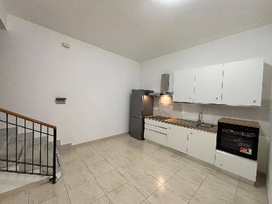 Foto Appartamento in VIA VITTORIO VENETO, Teramo Centro di 63 m² in affitto