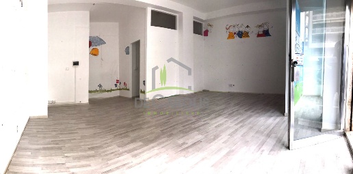 Foto Attività commerciale in VIa Firenze, Ascoli Piceno di 46 m² in vendita