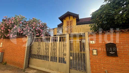 Foto Villa unifamiliare in Via Perosi 4, Corbetta di 112 m² con 3 locali
