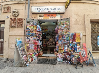 Foto Attività commerciale in Corso UMBERTO 4, Oristano Centro di 20 m²