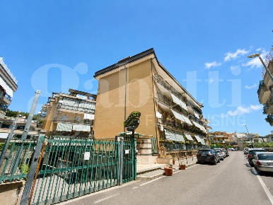 Foto Ufficio in Via DELLA RESISTENZA SNC, Scafati Centro di 164 m²