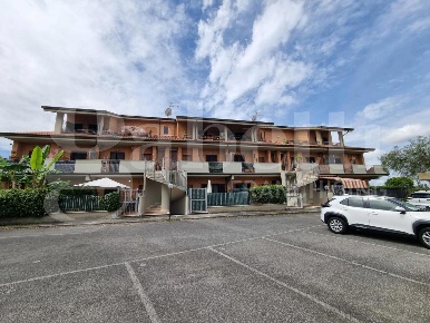 Foto Appartamento in Via lago di nemi 201, Monte Compatri Laghetto di 64 m²