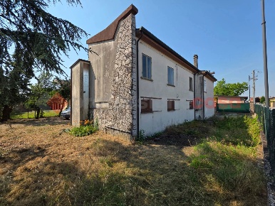 Foto Casa indipendente in Via Traversa Capitello 35, Concamarise di 242 m²