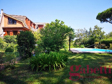 Foto Villa bifamiliare in Via Castel de Ceveri 48, Formello di 320 m²