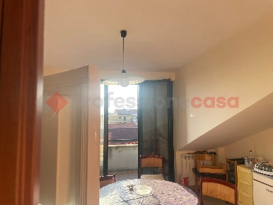 Foto Attico in Via Rimembranza 34, Vitulazio di 80 m² con 3 locali