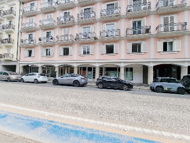Foto Negozio in Corso Pietro Giannone 76, Caserta Corso Trieste di 175 m²