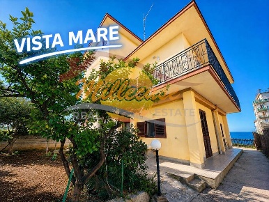 Foto Villa unifamiliare in VIA FRANCA MARIA GIANNA, Siracusa di 325 m²