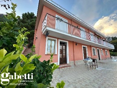Foto Casa indipendente in Via SAN TEODORO snc, Patti Sorrentini di 320 m²
