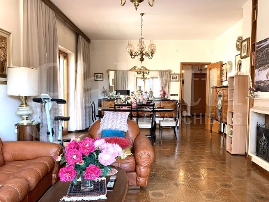 Foto Appartamento in Via MONS. BAGNOLI 11, Avezzano Centro di 180 m²