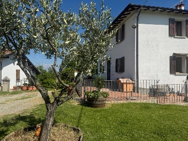 Foto Appartamento in Via del Sasso 20, Pianoro di 210 m² in vendita