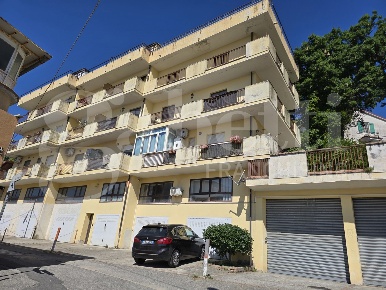 Foto Appartamento in Via dei Bruzi 2, Pentone Sant'Elia Scoppolise di 93 m²
