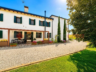 Foto Villa bifamiliare in Via 28 APRILE SNC, Vescovana Centro di 168 m²