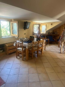 Foto Appartamento a Roccaraso Centro di 90 m² con 4 locali in vendita