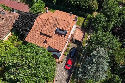 Foto Villa unifamiliare a Quarrata di 432 m² con 16 locali in vendita