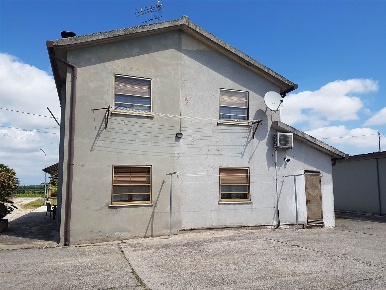 Foto Casa indipendente a Loreo di 212 m² con 8 locali in vendita