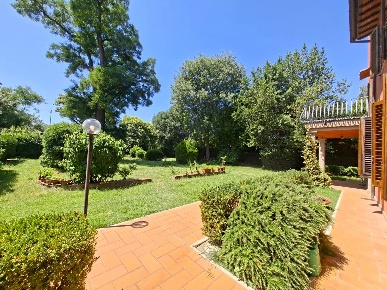 Foto Appartamento a Firenze Coverciano di 160 m² con 7 locali in vendita