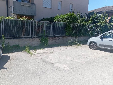 Foto Garage in viale Risorgimento  13, Senago di 10 m² con 1 locali