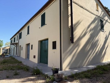 Foto Rustico a Manciano Centro di 290 m² con 6 locali in vendita