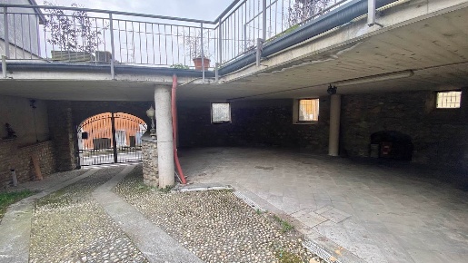 Foto Garage in VIA PORTEINO, Cisano Bergamasco Centro di 60 m² con 1 locali