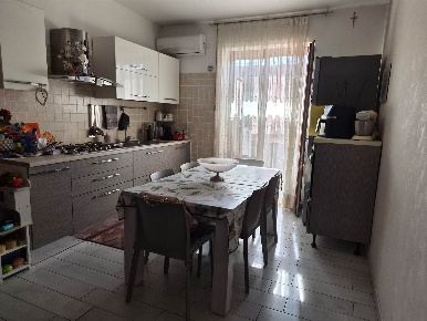 Foto Appartamento in Via Renato Imbriani 87, Zafferana Etnea Centro