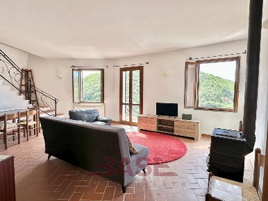 Foto Appartamento in Via Guglielmo Marconi, Sassetta di 138 m² con 6 locali