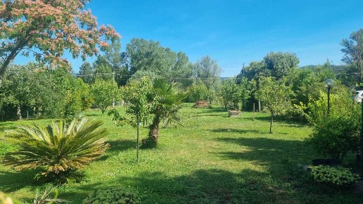 Foto Villa unifamiliare a Lucca di 230 m² con 8 locali in vendita