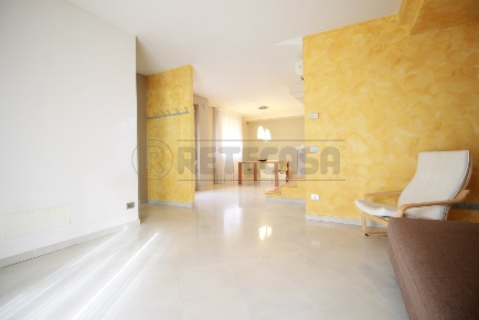 Foto Appartamento in Via Venezia 17, Montebello Vicentino Centro di 215 m²
