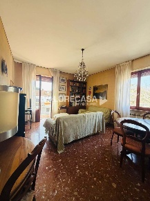 Foto Appartamento a Carrara Marina di Carrara di 84 m² con 4 locali