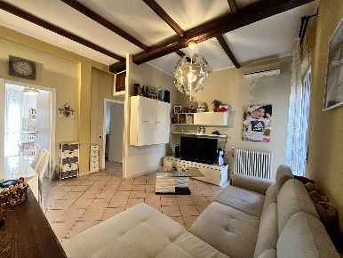 Foto Appartamento in Via Nicolo Paganini 5, Vigevano di 83 m² con 3 locali