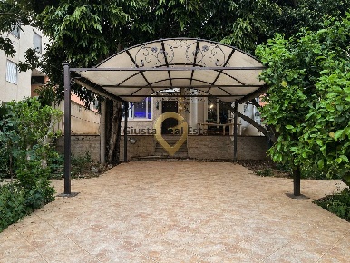Foto Villa unifamiliare in Via Materdomini 31, Brindisi di 249 m²