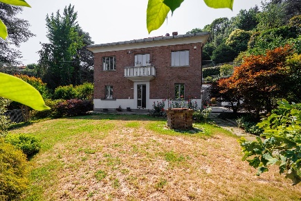 Foto Villa unifamiliare in Strada Del Cantello 24, Torino di 265 m²