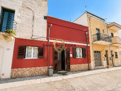 Foto Casa indipendente in Via Caterina Scazzeri 153, Latiano di 90 m²